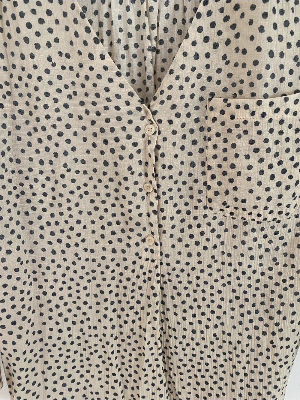 Como Blu Cream Polka Dot V-Neck Button Blouse Sz L - Picture 3 of 6